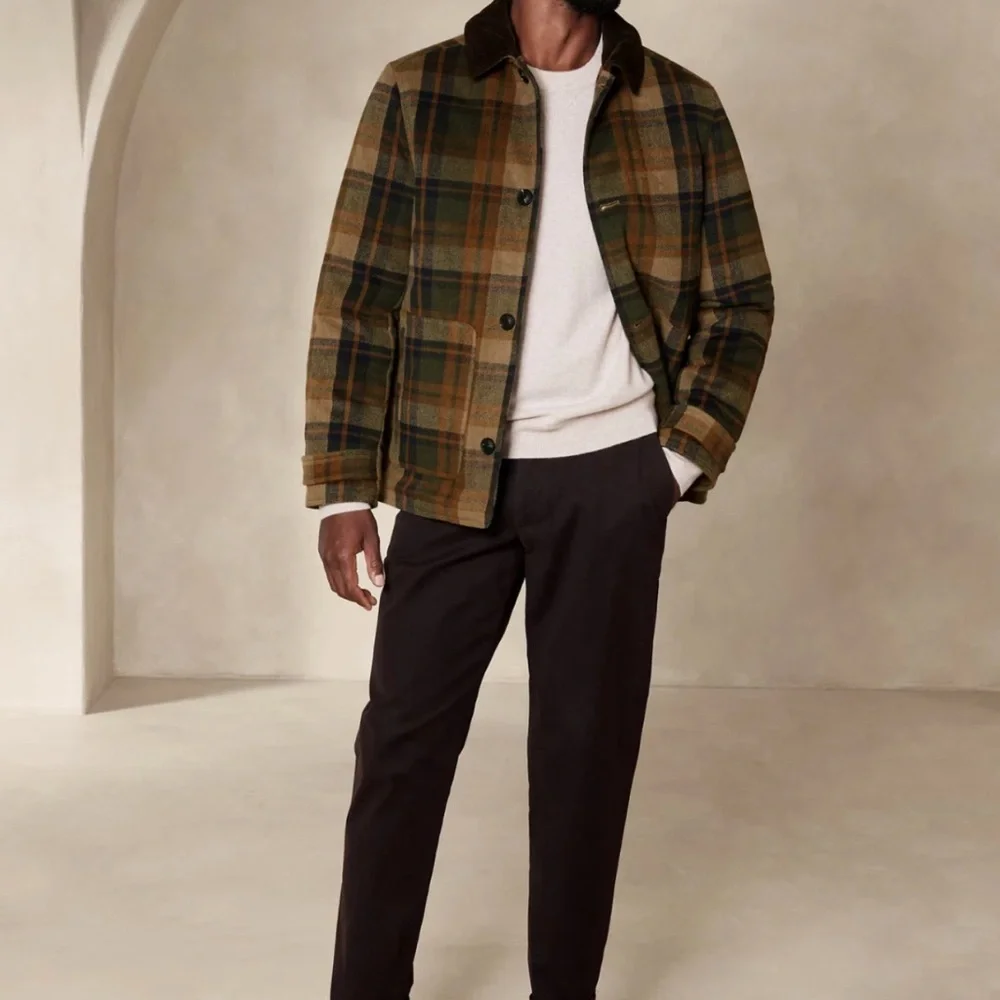 Banana Republic Men's Plaid Jacket with Dark Brown Collar
